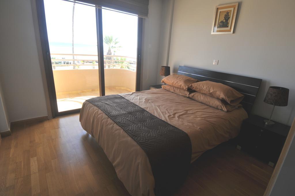 Ithaki Phinikoudes Apartment No. 201 لارنكا الغرفة الصورة